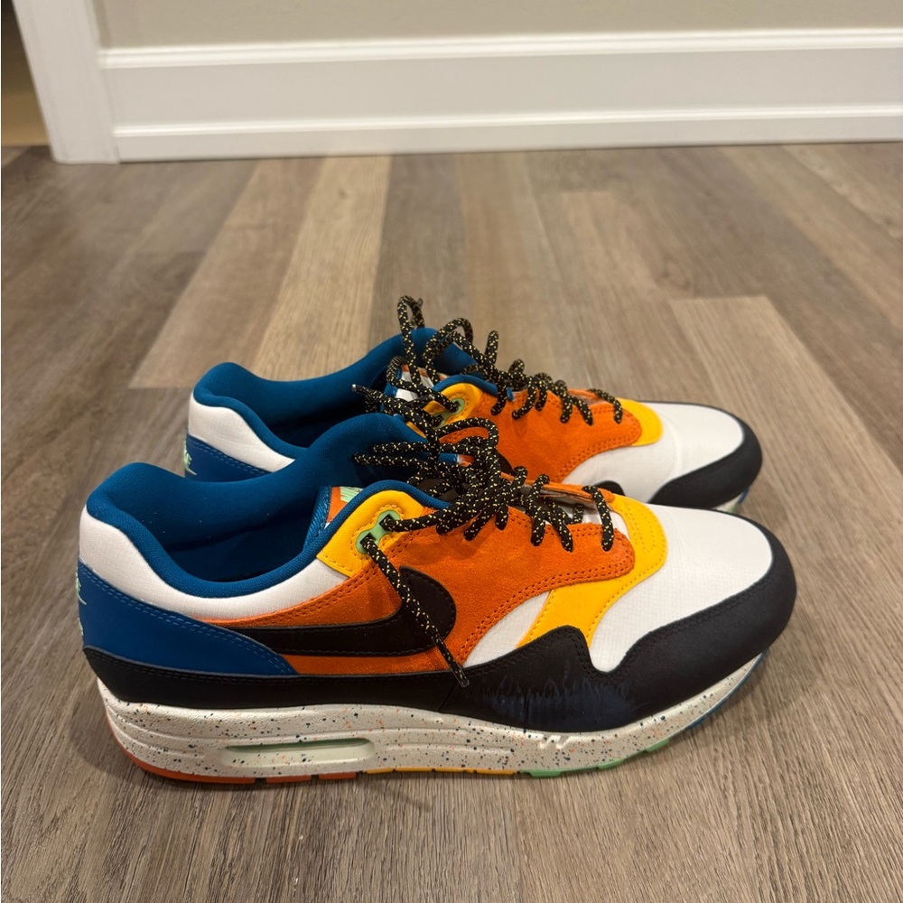 Nike Mens size 11 Air Max Colorblock Sneakers - Orange/Blue/White